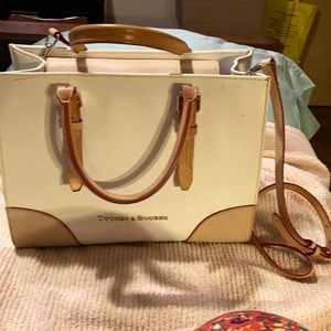 Dooney & Bourke Patent Leather white / Tan